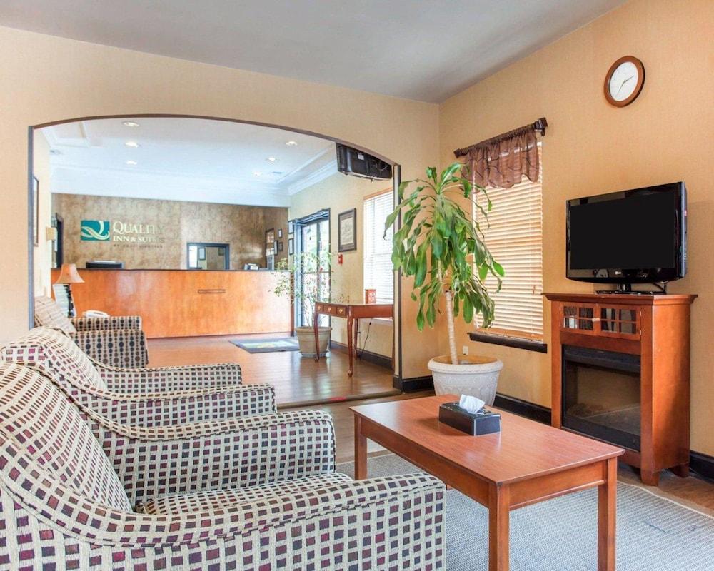 Quality Inn & Suites Lexington Ngoại thất bức ảnh