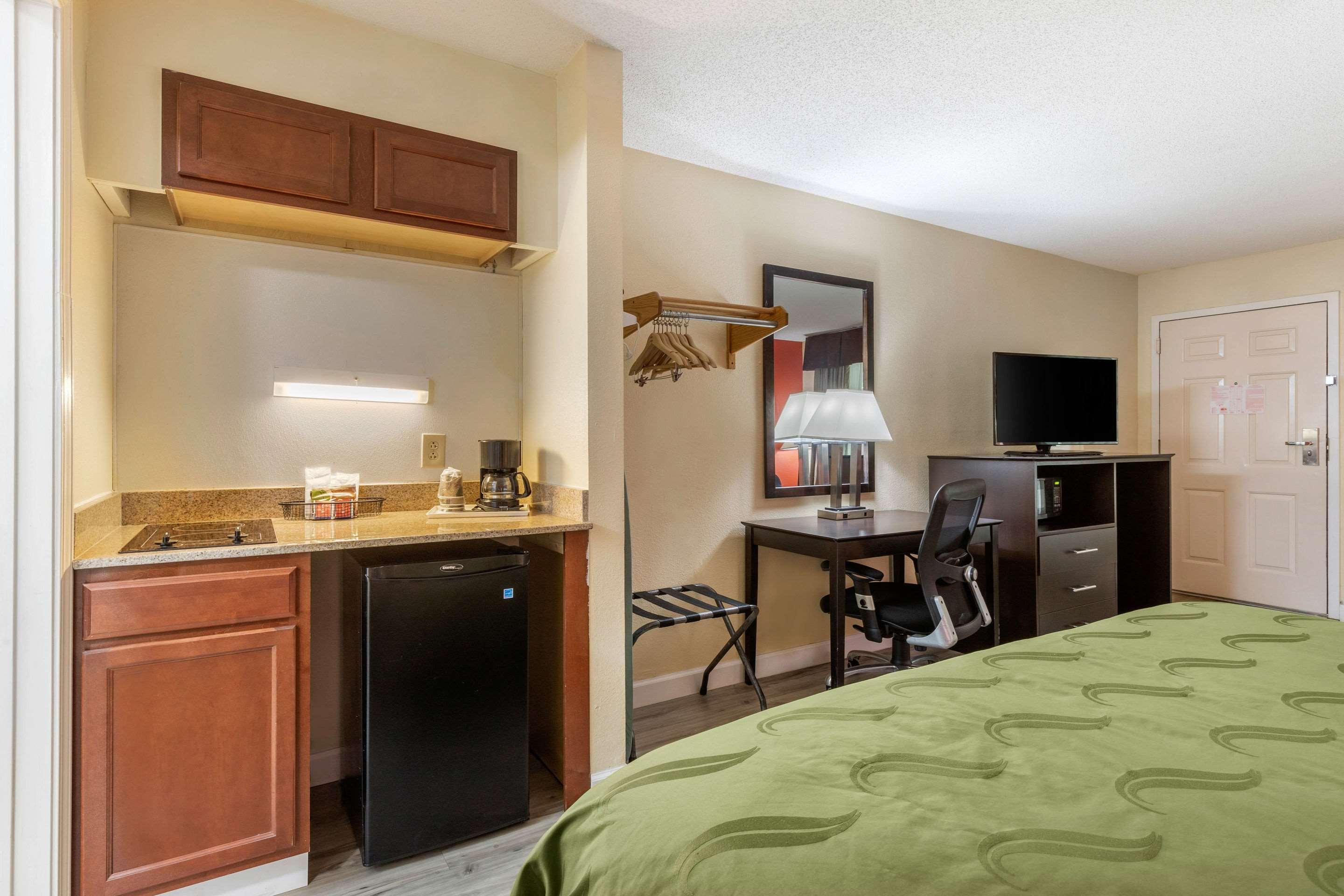 Quality Inn & Suites Lexington Ngoại thất bức ảnh