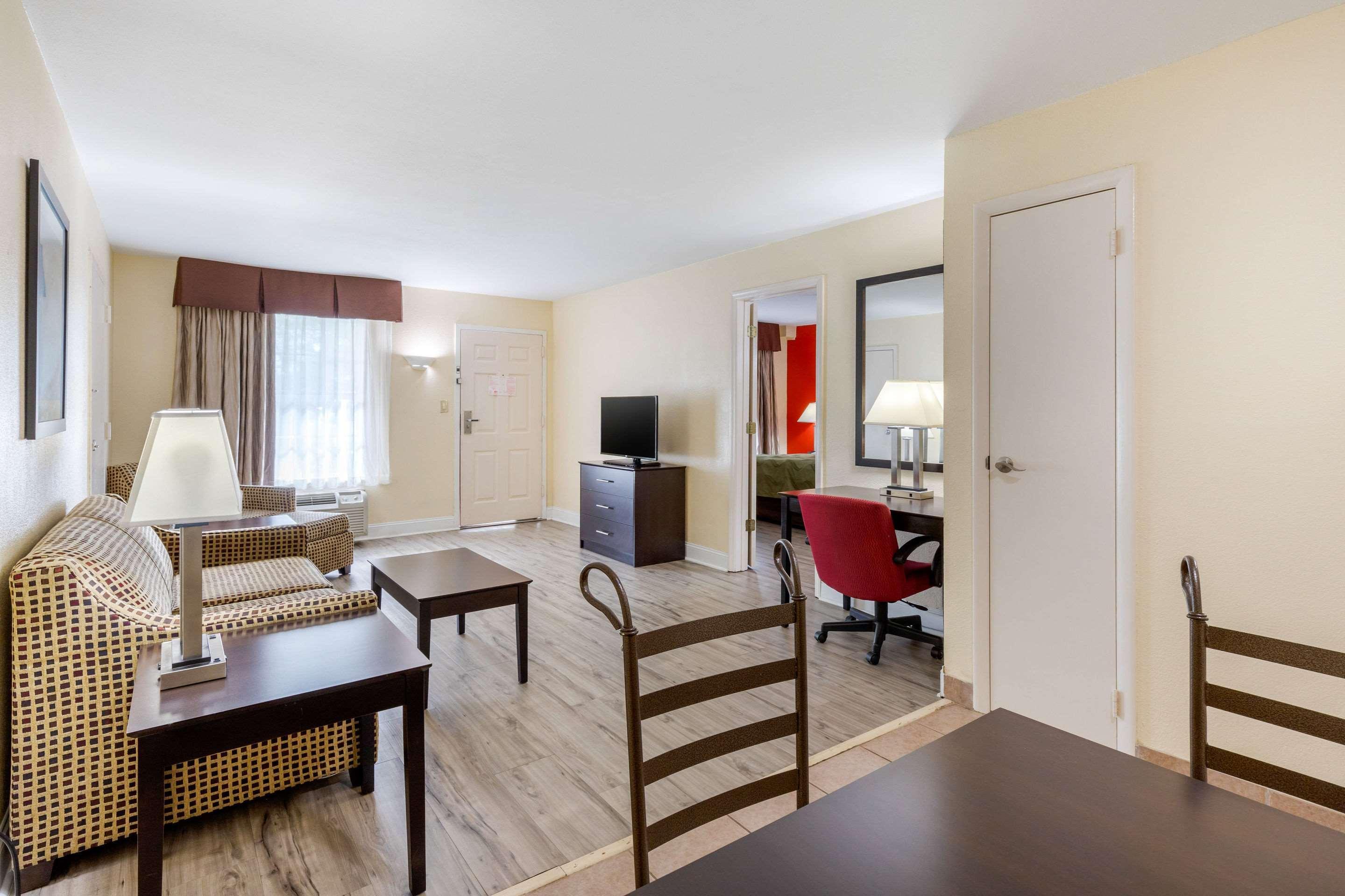 Quality Inn & Suites Lexington Ngoại thất bức ảnh