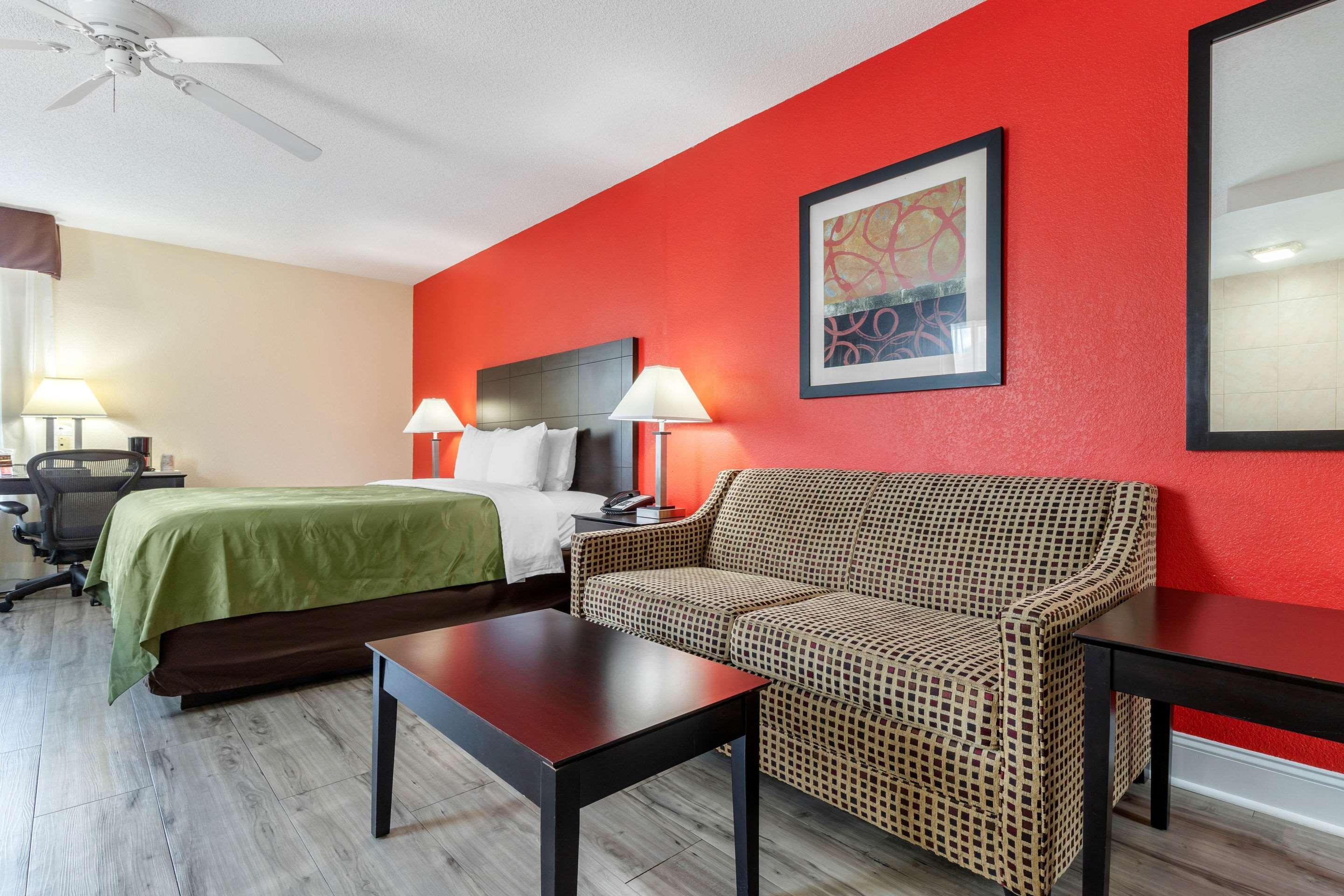 Quality Inn & Suites Lexington Ngoại thất bức ảnh
