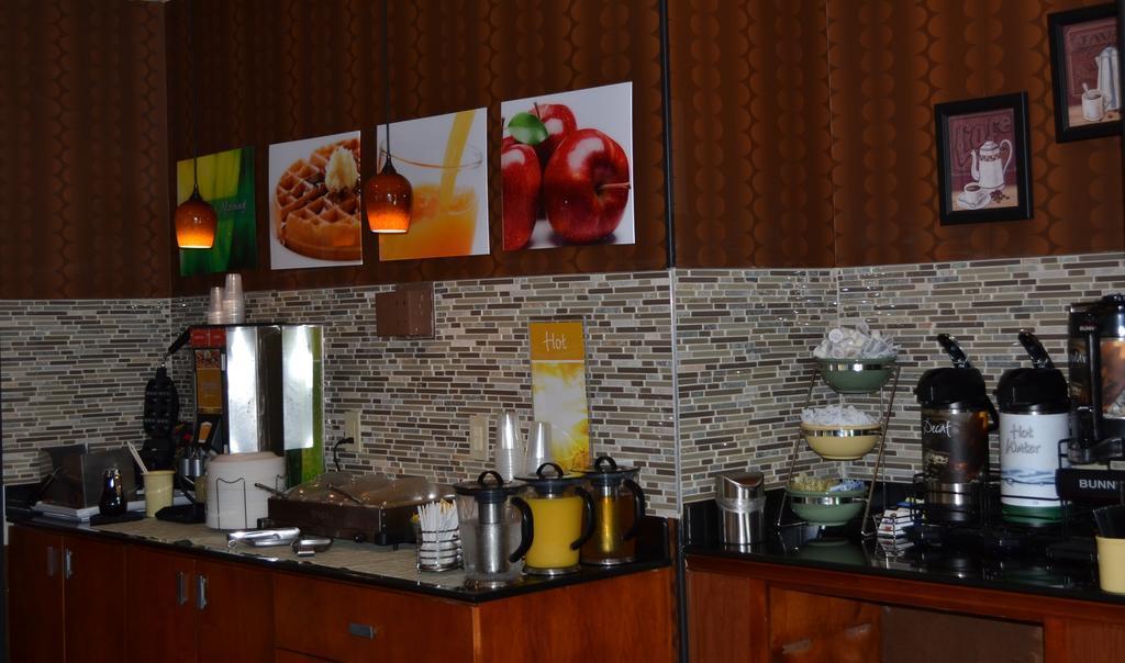 Quality Inn & Suites Lexington Ngoại thất bức ảnh
