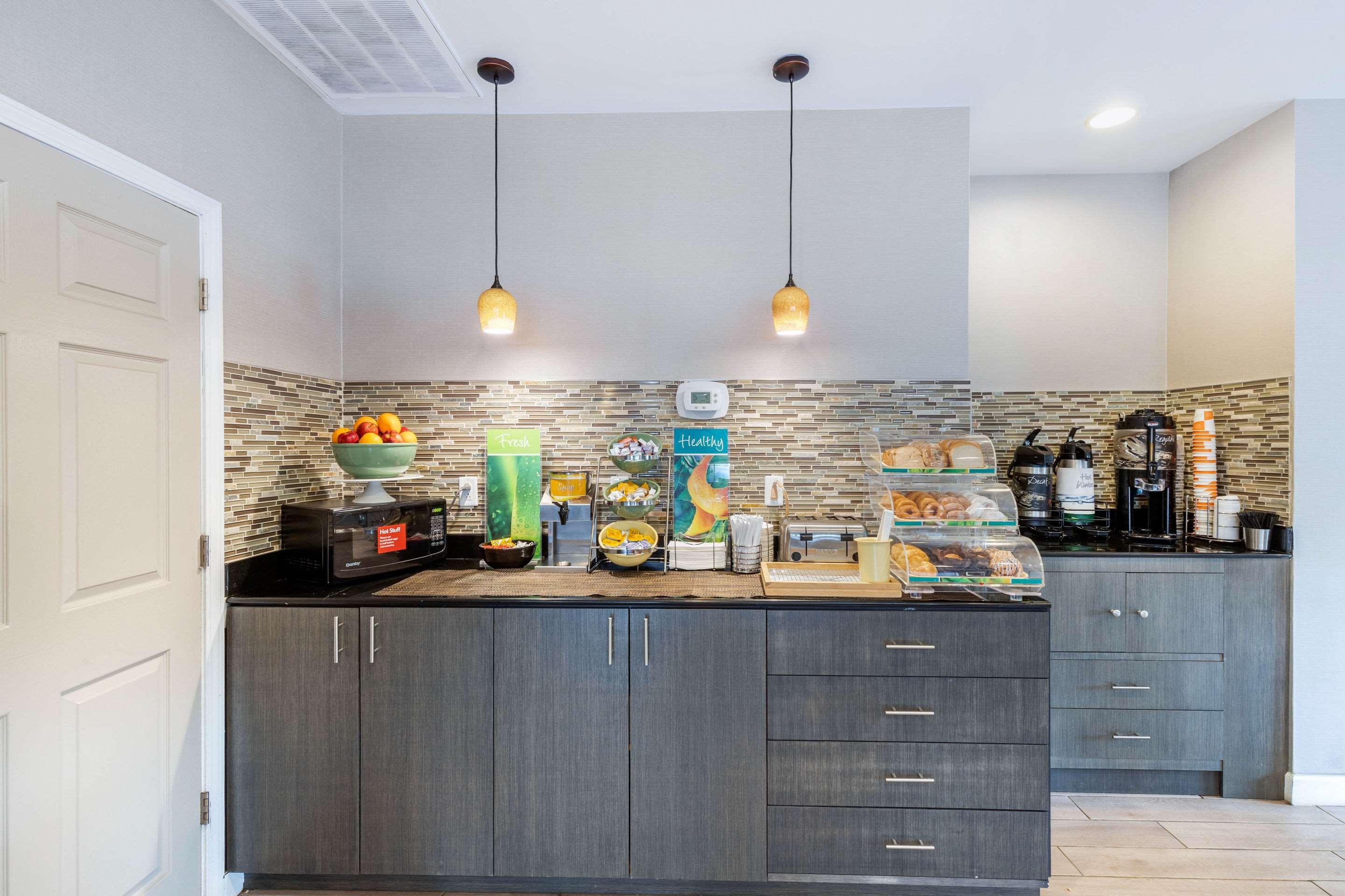 Quality Inn & Suites Lexington Ngoại thất bức ảnh