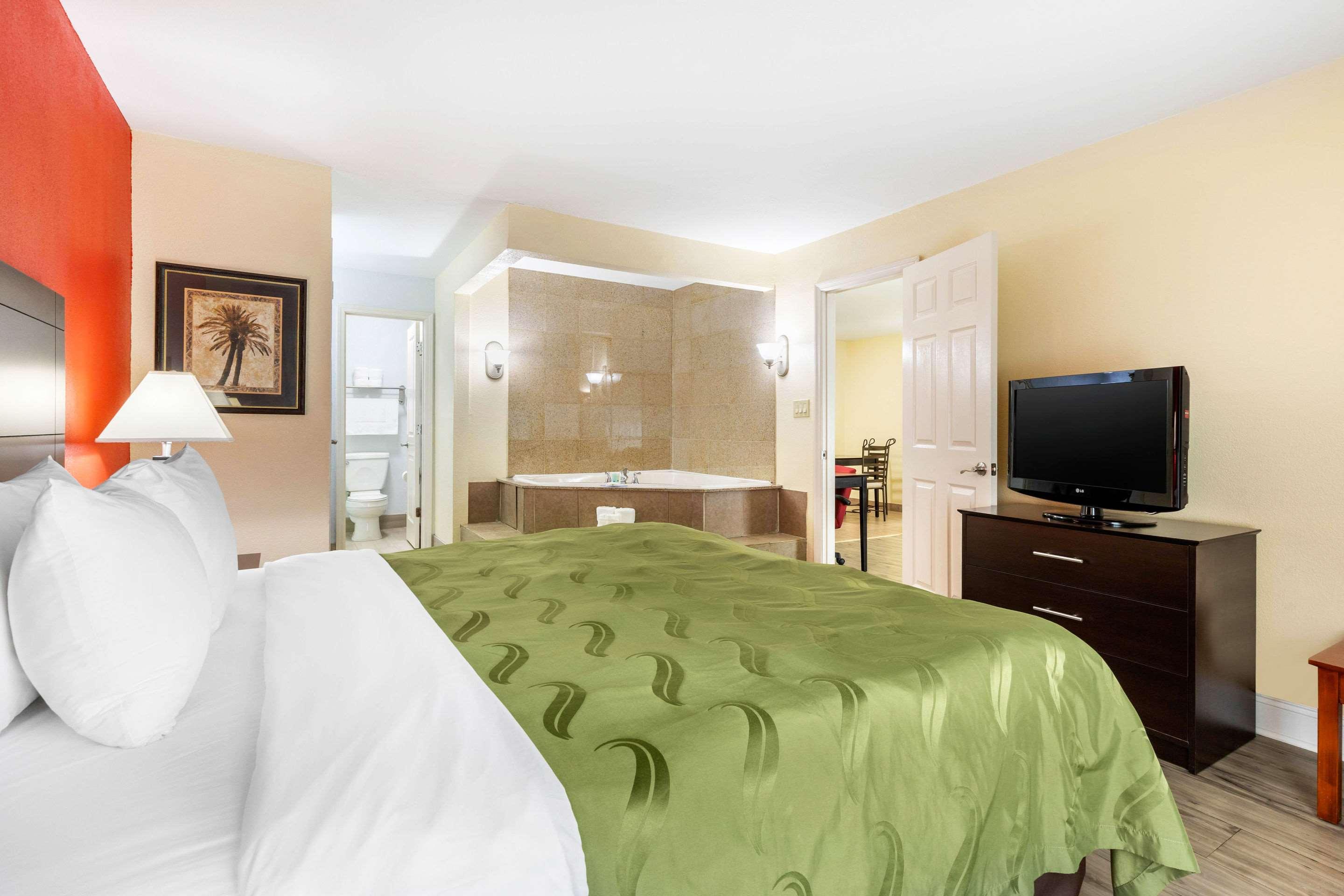 Quality Inn & Suites Lexington Ngoại thất bức ảnh