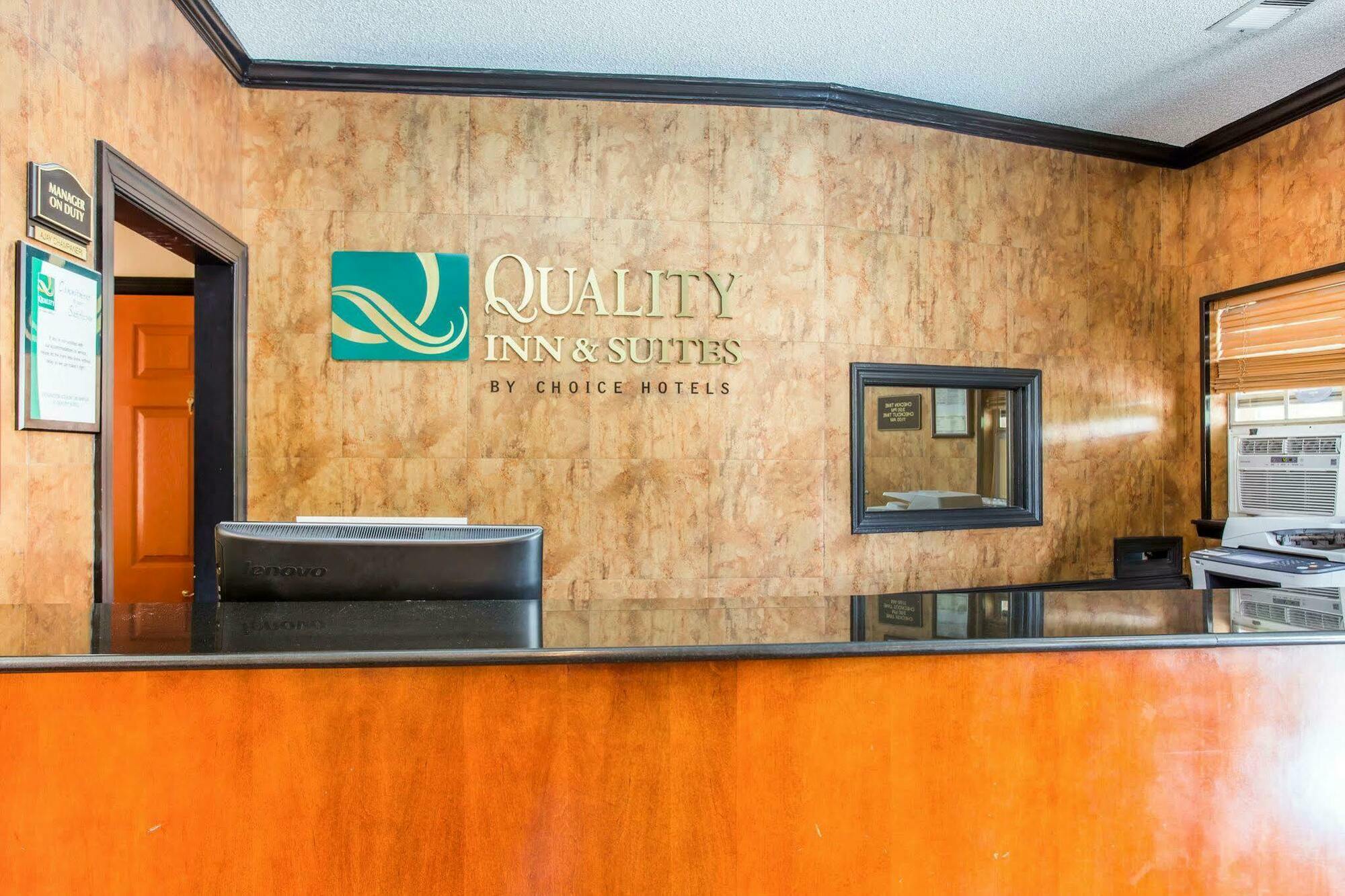 Quality Inn & Suites Lexington Ngoại thất bức ảnh