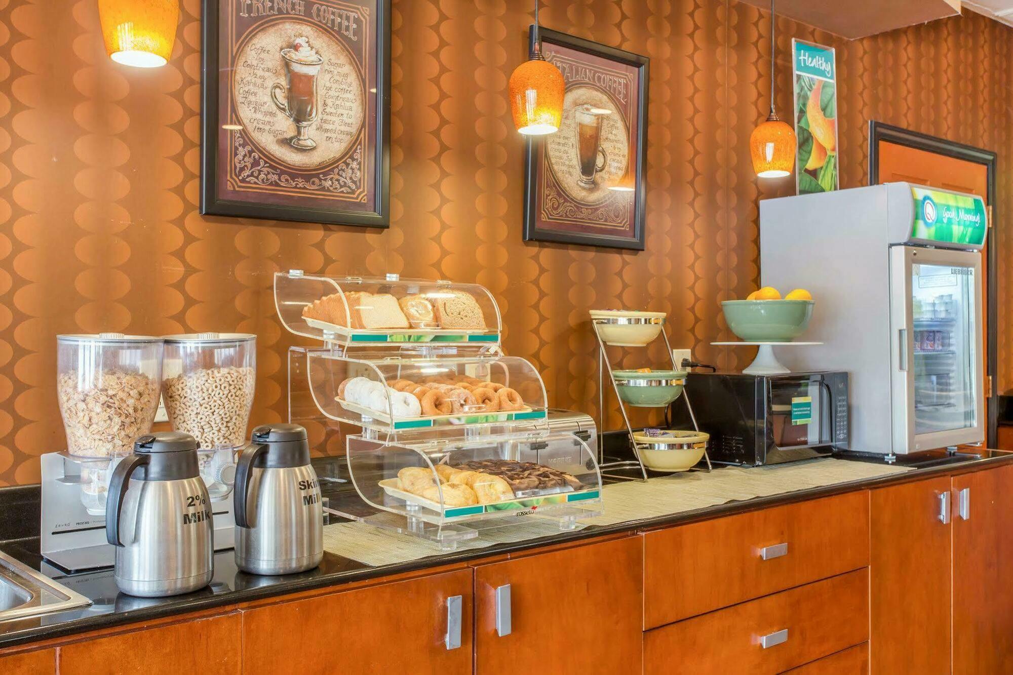 Quality Inn & Suites Lexington Ngoại thất bức ảnh