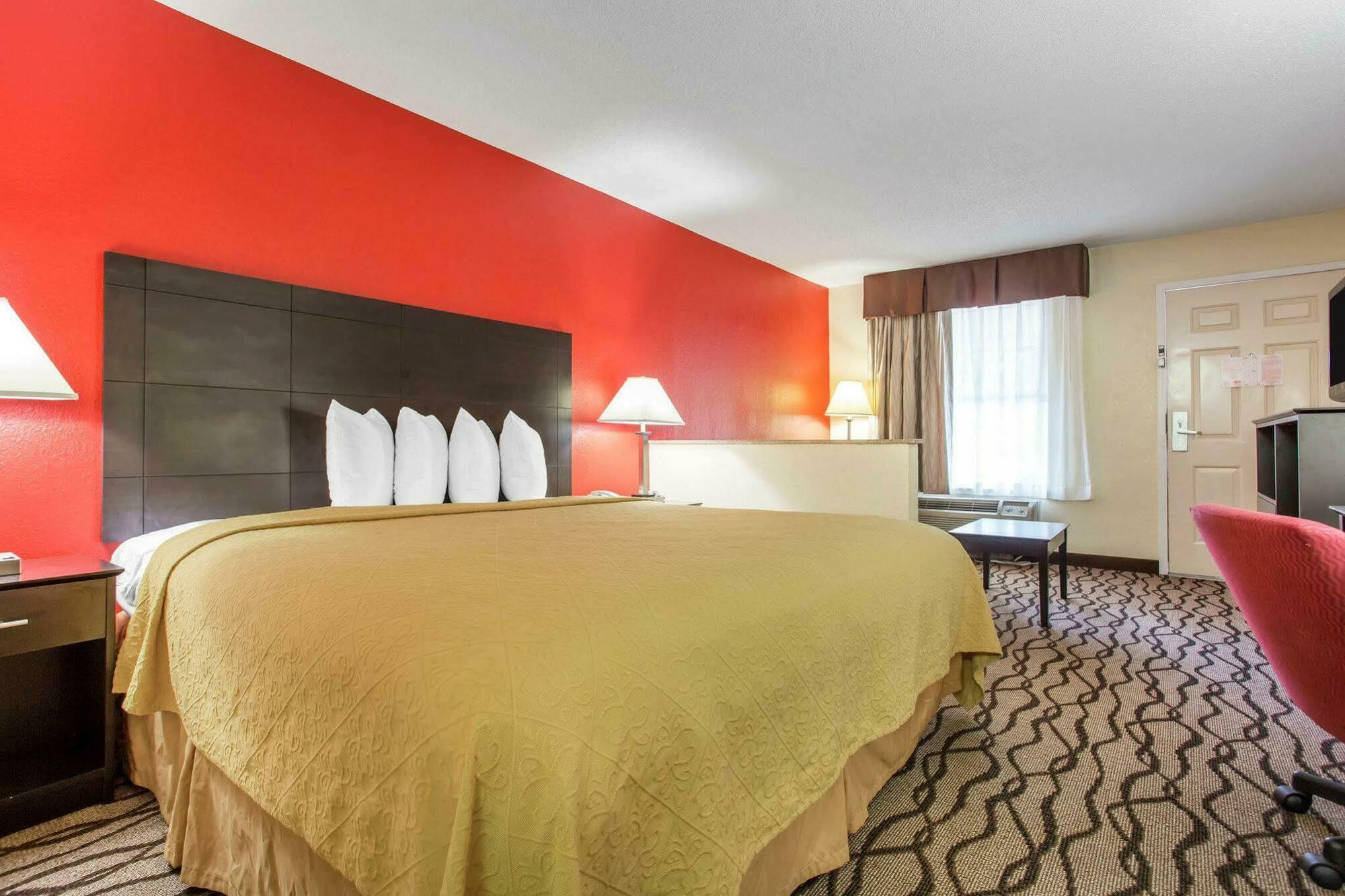 Quality Inn & Suites Lexington Ngoại thất bức ảnh